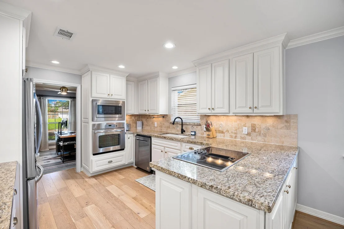 Photo of 823 Pinesap Drive