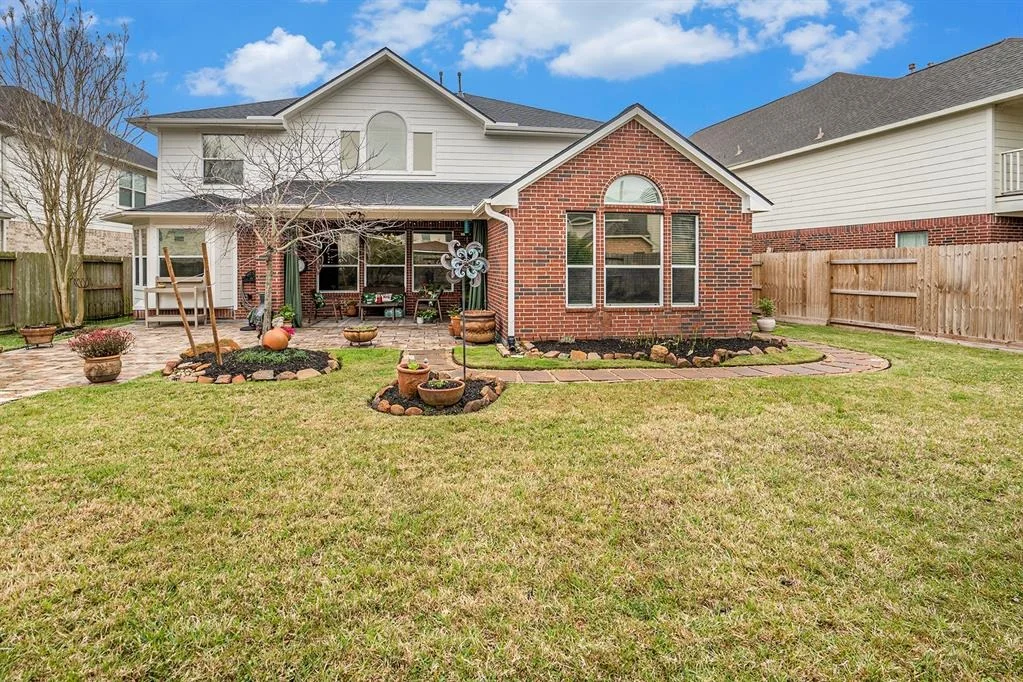 Photo of 601 White Oak Pointe