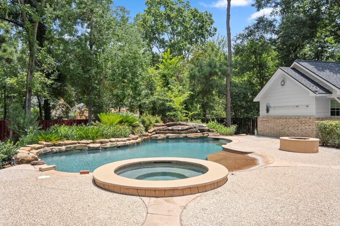 Photo of 8961 Fallsbrook Court