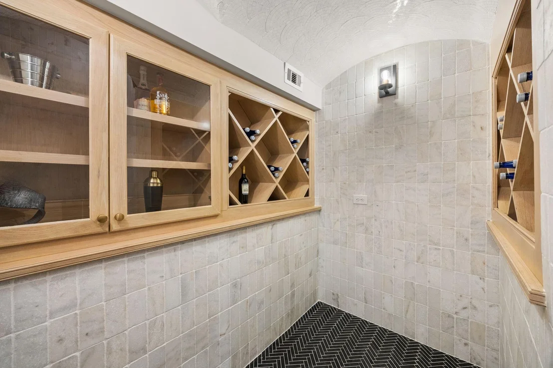 Photo of 4902 Oak Forest Drive