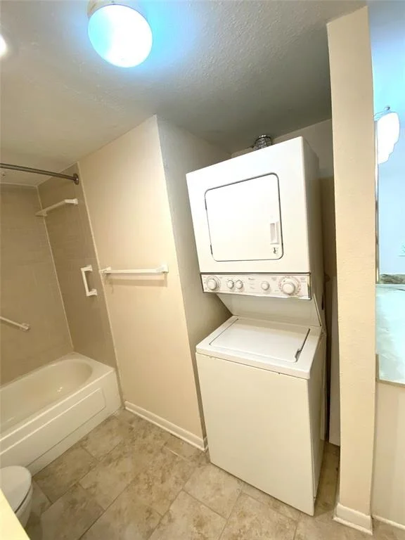 Photo of Unit 11 at 7575 Katy Freeway