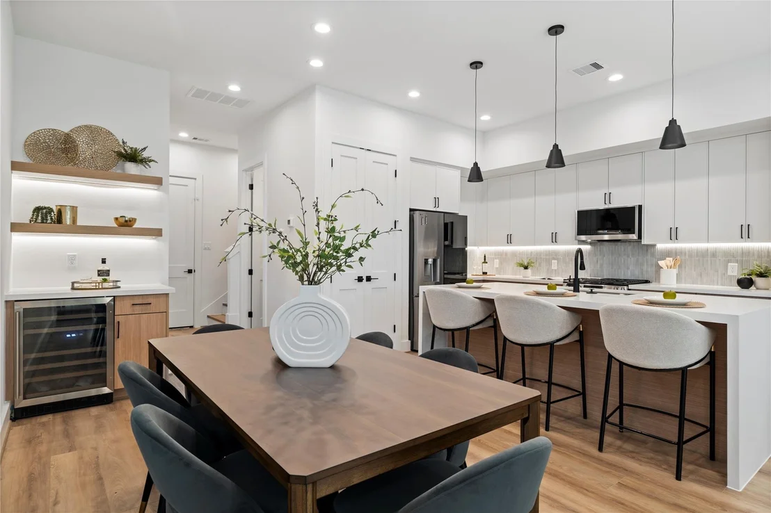 Photo of 2704 Fox Street