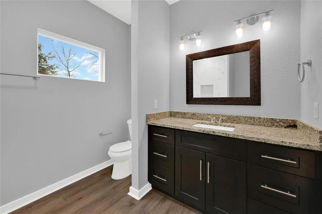 Photo of 16682 Meadowcroft