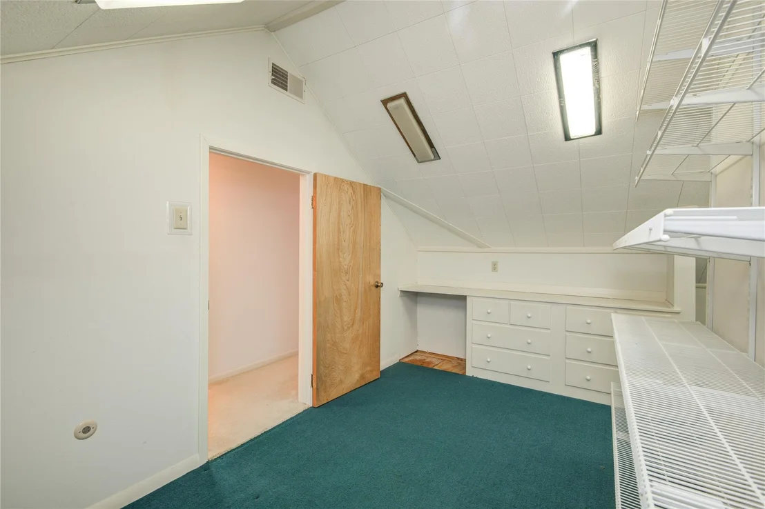 Photo of 114 Post Oak Road