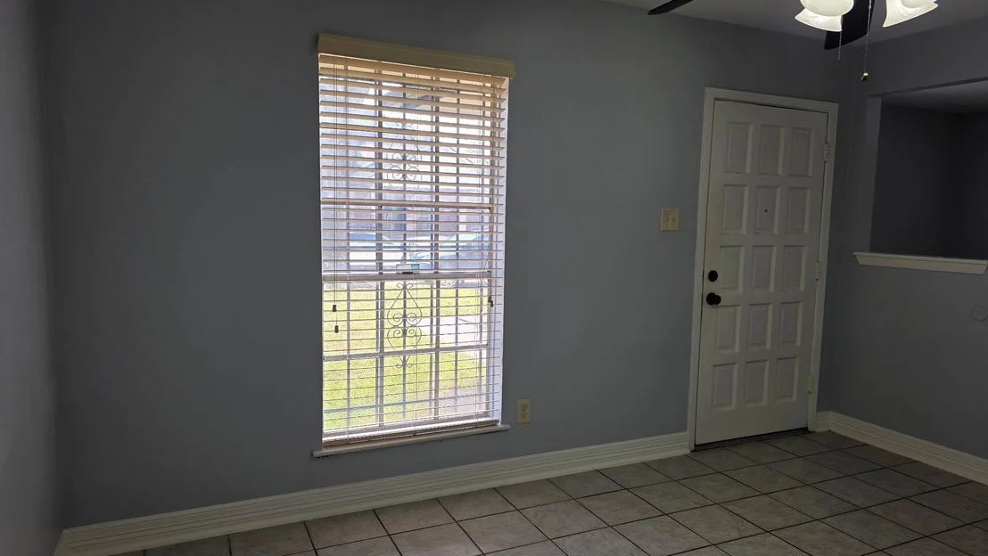 Photo of 954 Crestbrook Drive