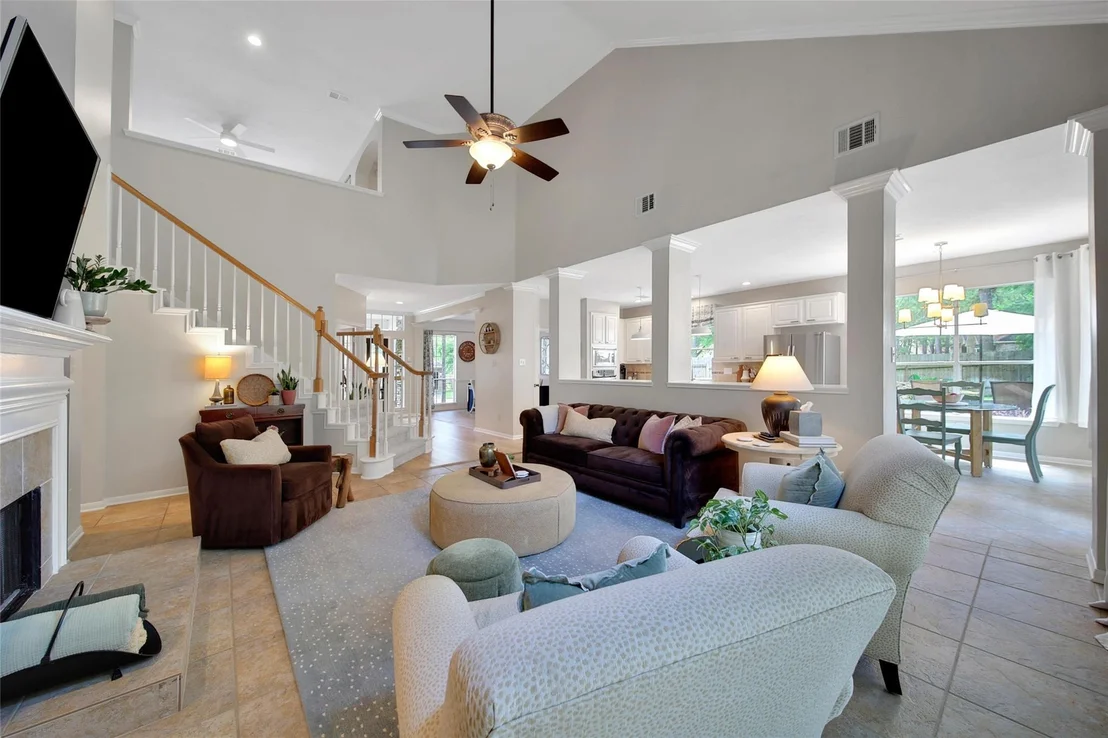 Photo of 43 E Sandalbranch Circle