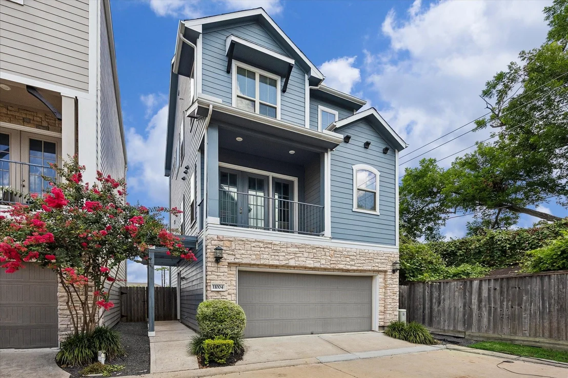 Photo of 11004 Mikula Drive