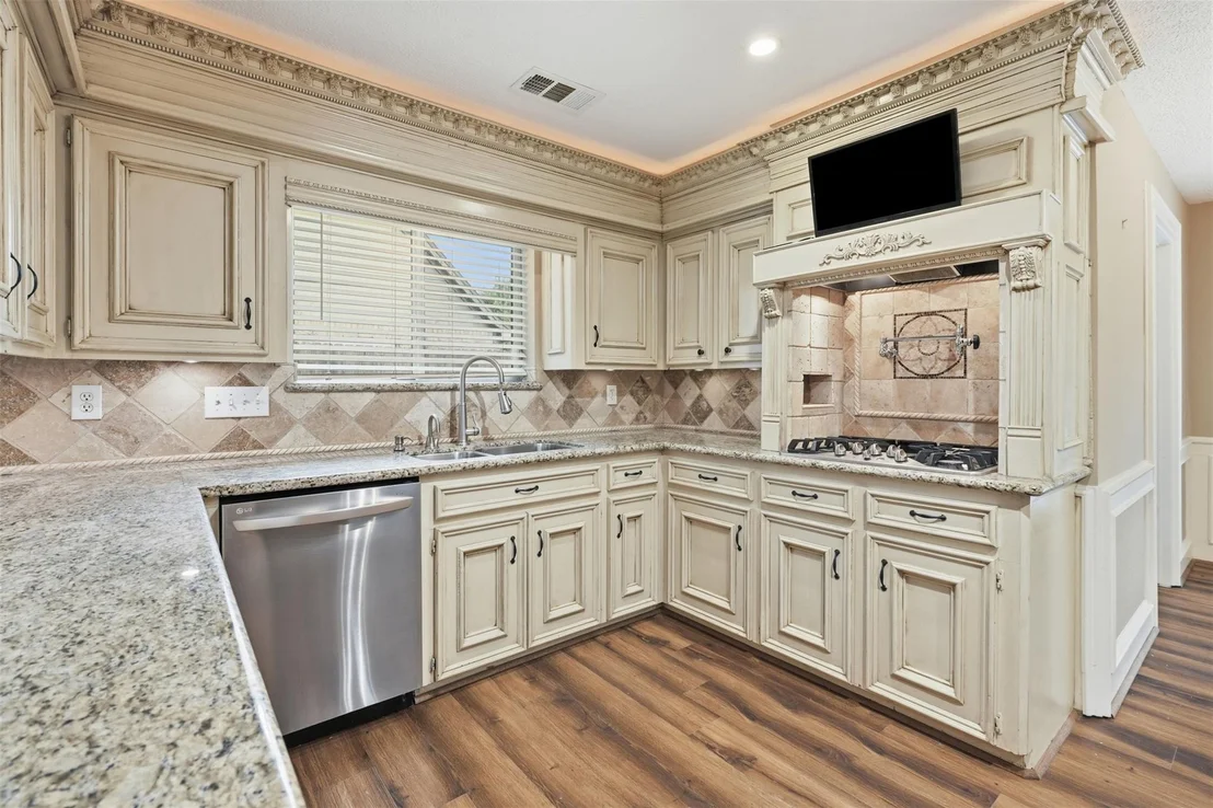 Photo of 8310 Mentmore Drive