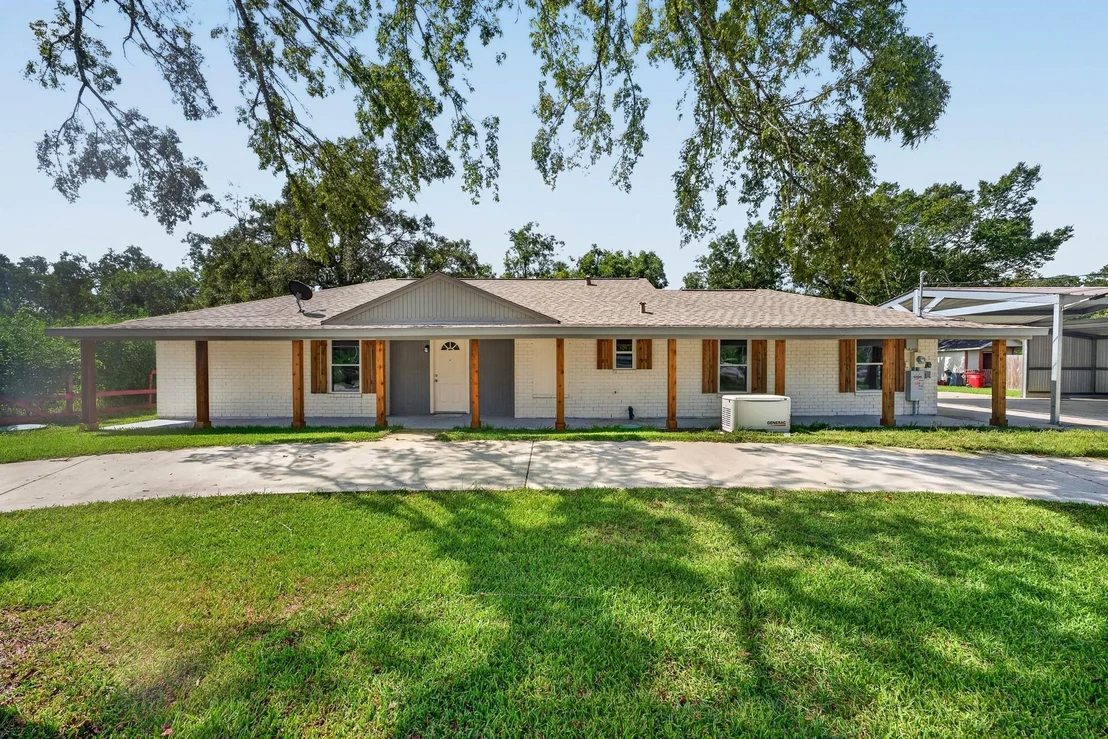 Photo of 1718 County Road 401