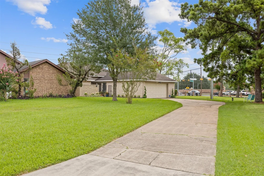 Photo of 3941 Heathersage Drive