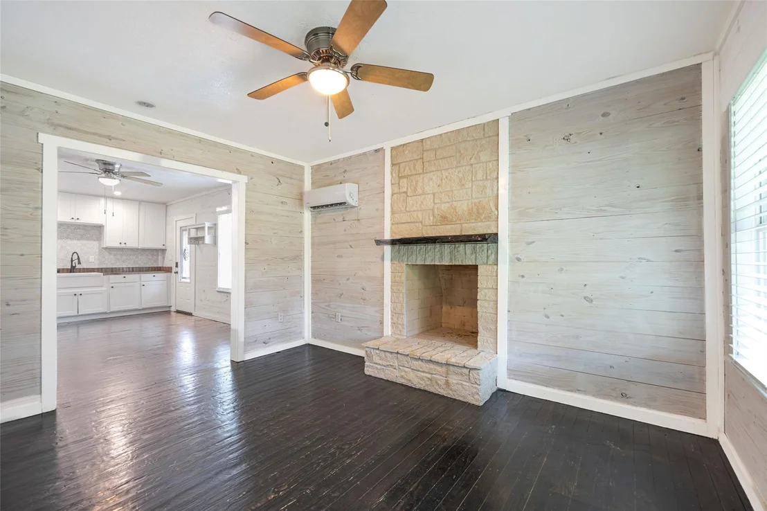 Photo of 2283 Tigerpoint Road