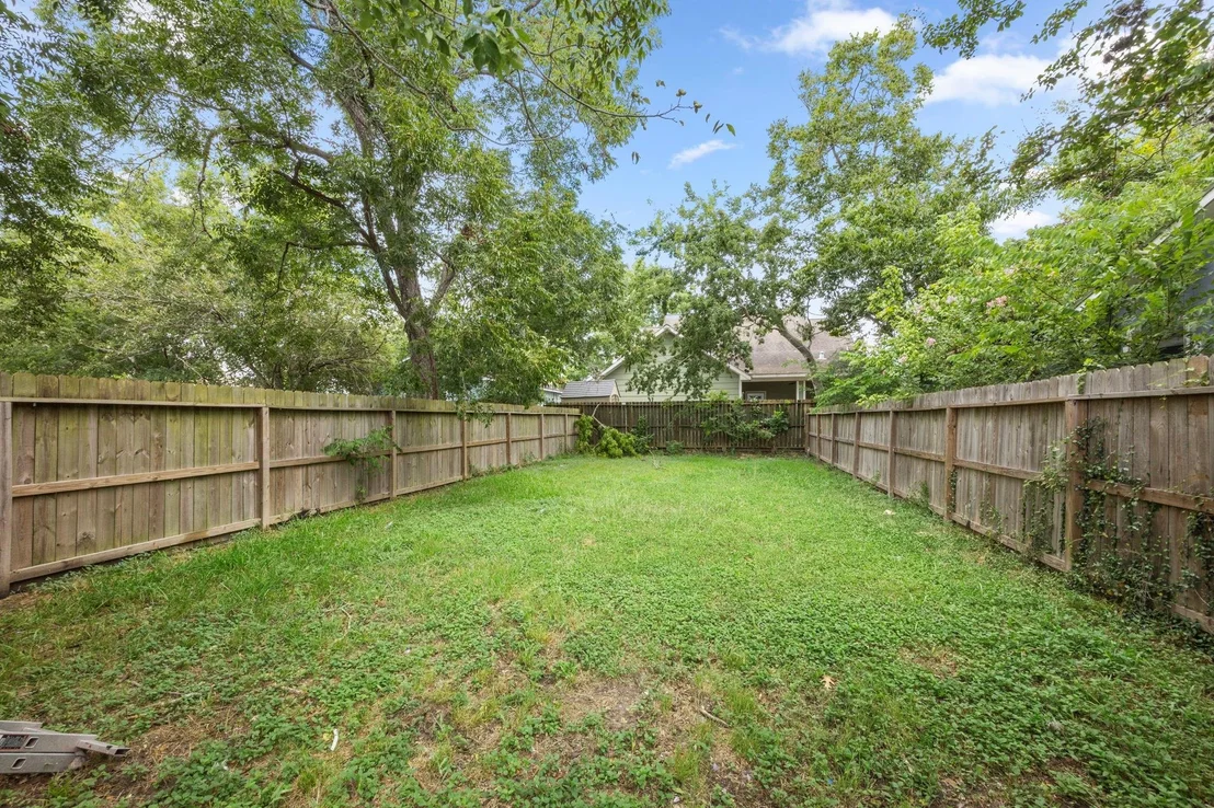 Photo of 804 Ferry Street