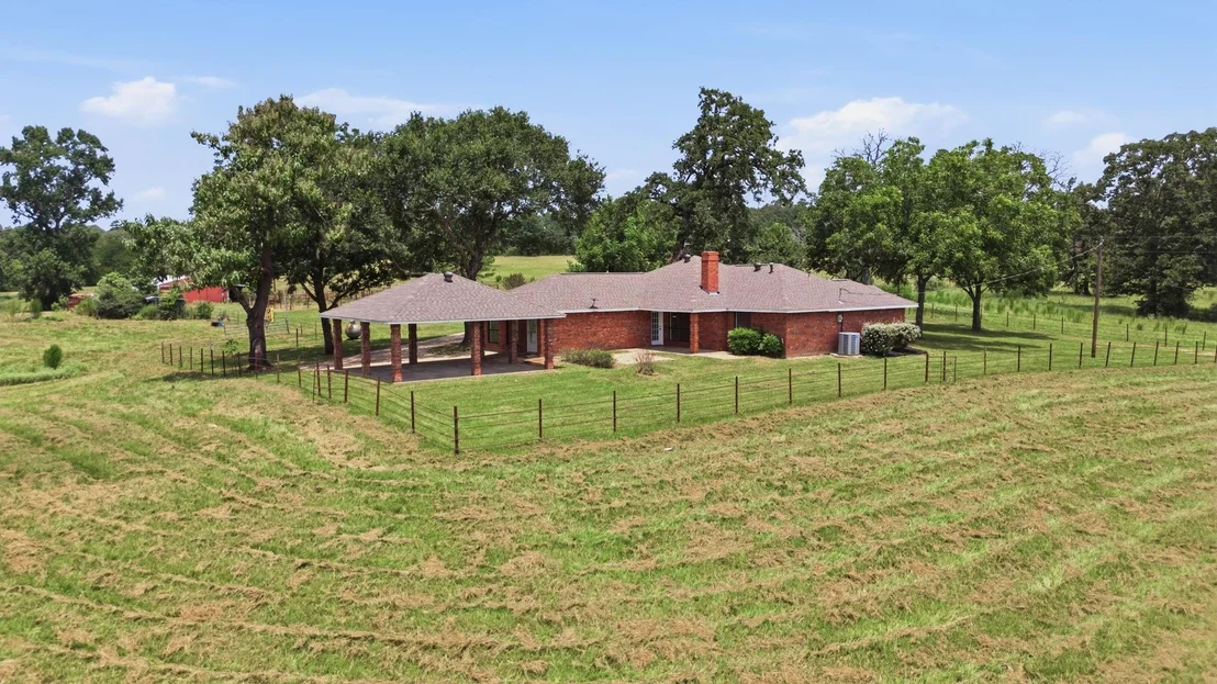 Photo of 931 Private Road 5140