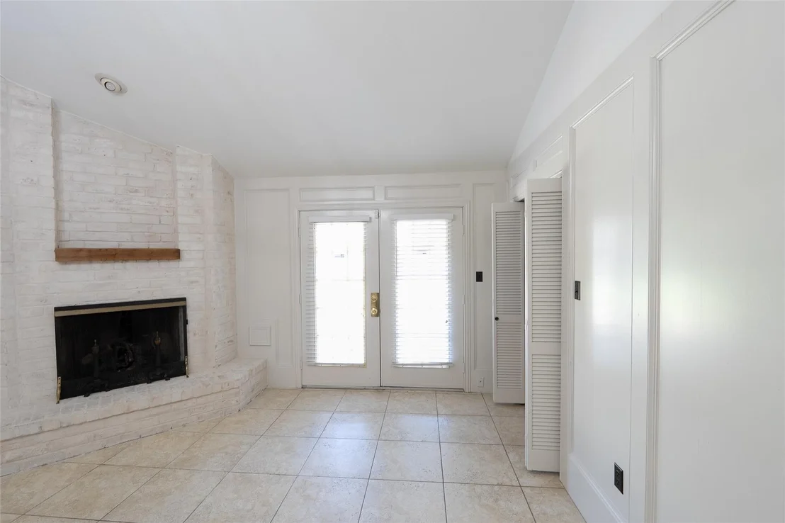 Photo of 15931 Boulder Oaks Drive