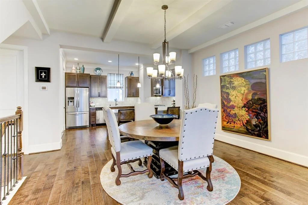 Photo of 710 N Shepherd Drive