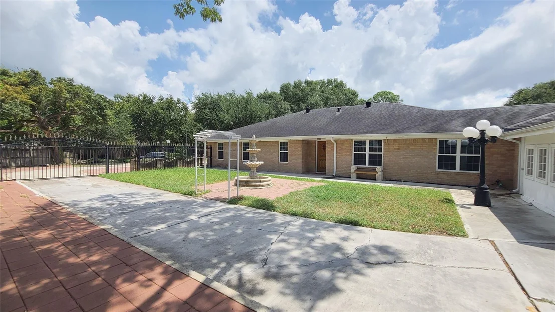 Photo of 902 Ashford Parkway
