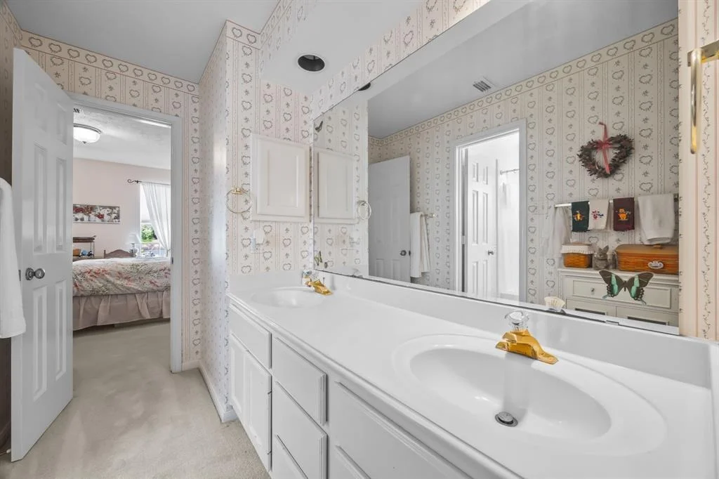 Photo of 4010 Walnut Pond Drive
