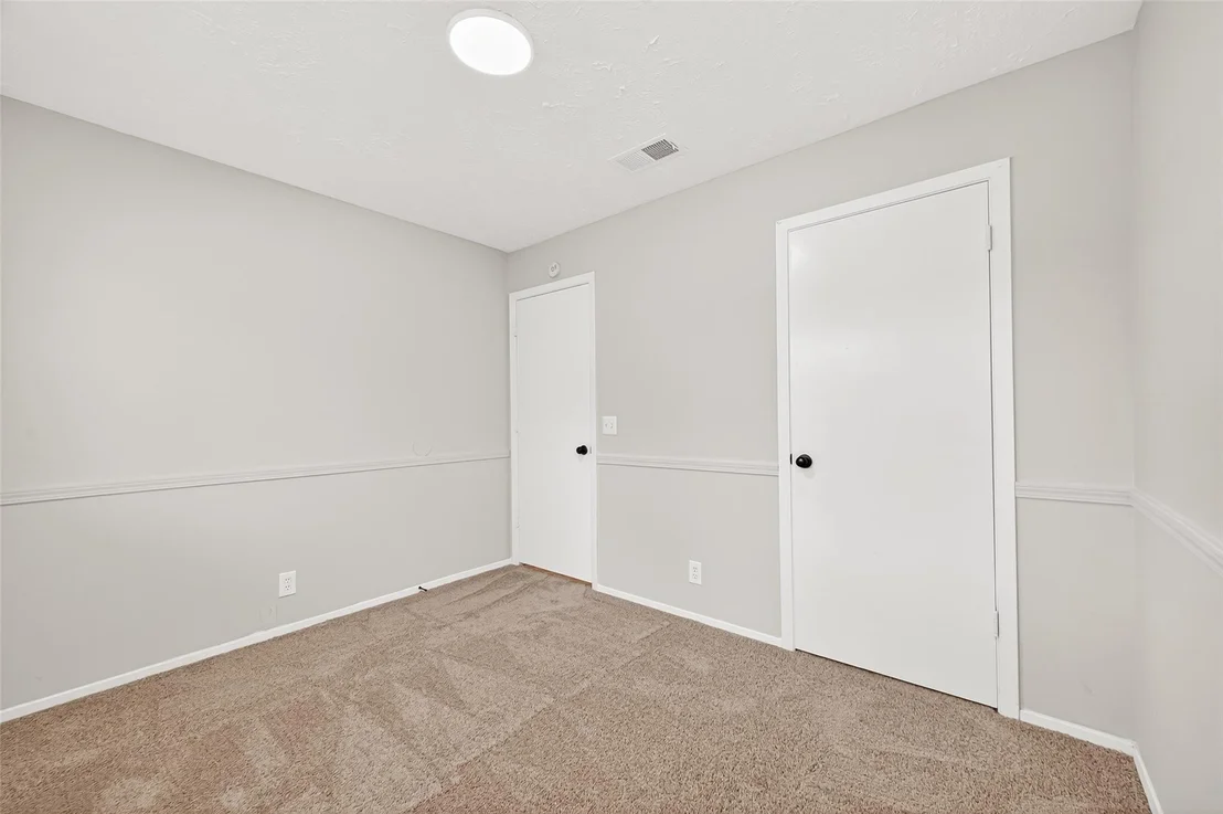 Photo of 18611 Spinney Lane Drive