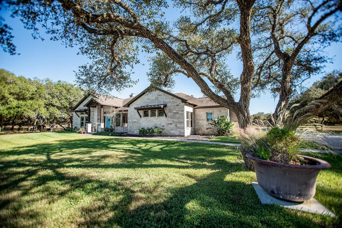 Photo of 437 Bischoff Road