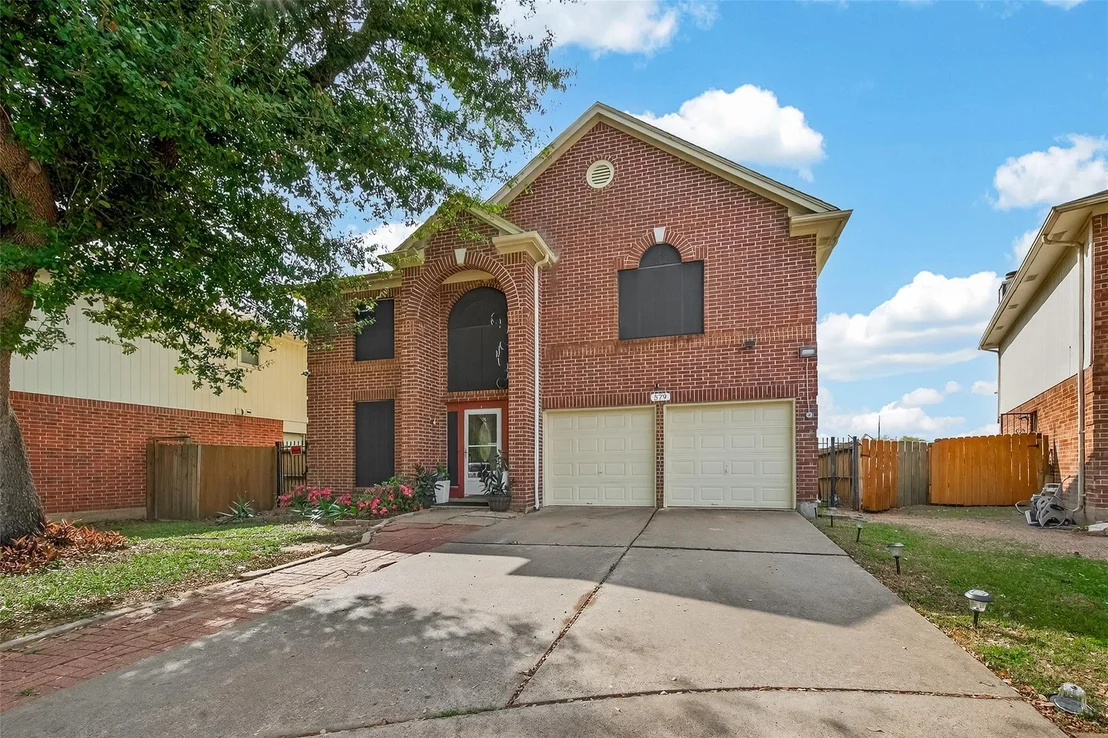 Photo of 579 Rivergrove Drive