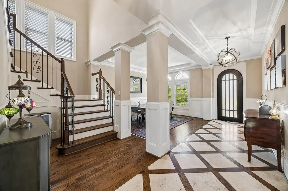 Photo of 1360 Chippendale Road