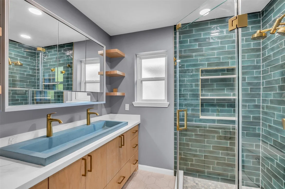 Photo of 947 Thornton Road