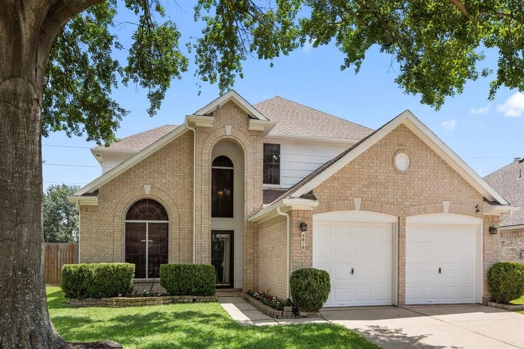 Photo of 9818 Goldenglade Drive