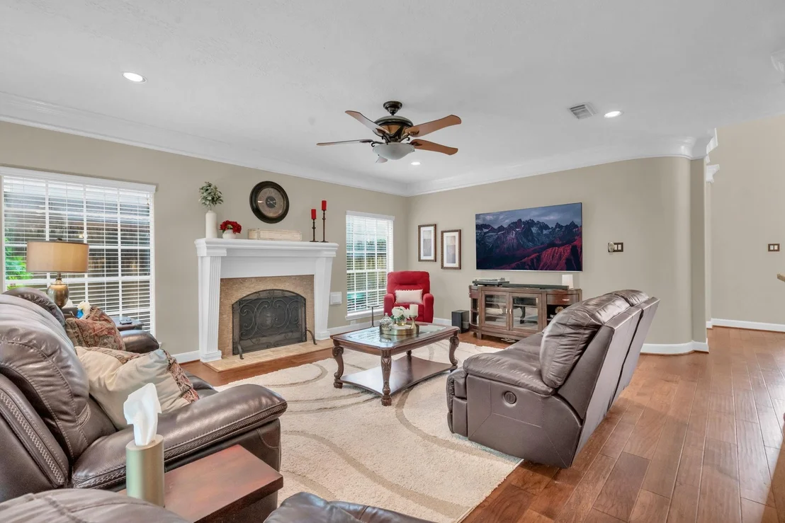 Photo of 16318 Avenplace Road