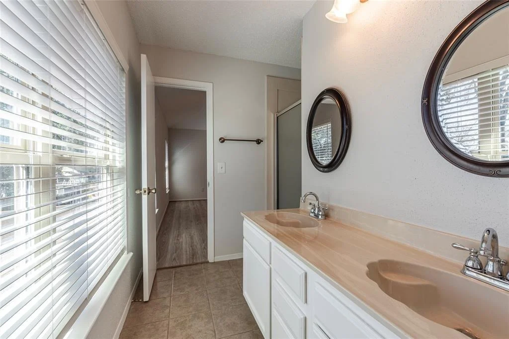 Photo of 2302 Parkview Drive