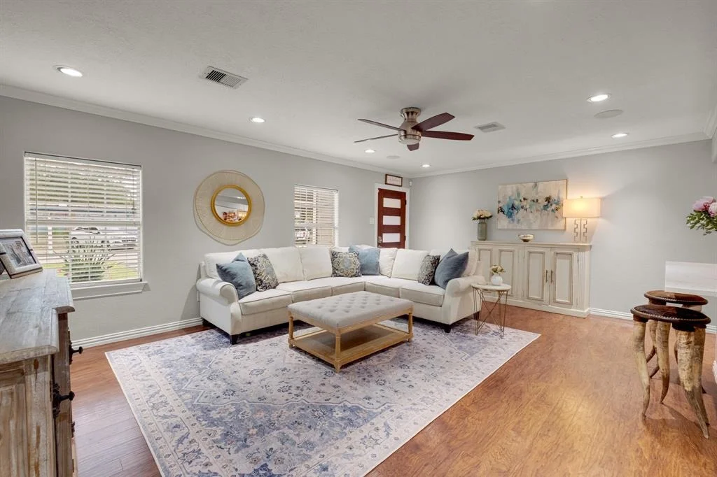 Photo of 1838 Saxon Drive