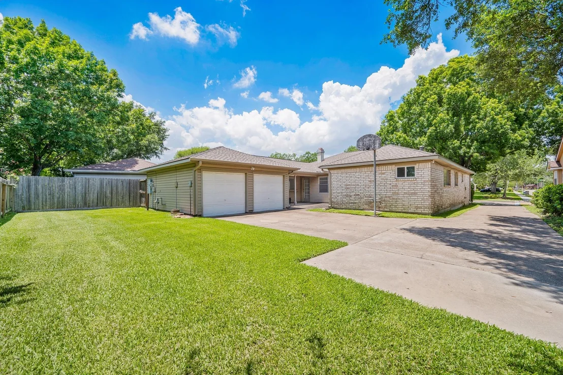 Photo of 12107 Brighton Lane