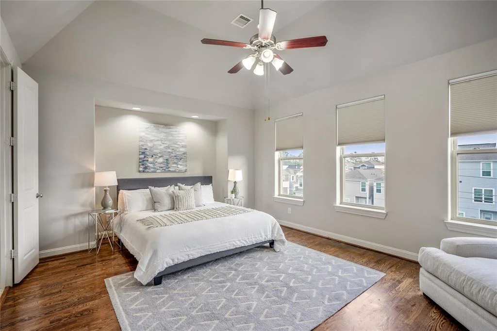 Photo of 10913 Upland Park