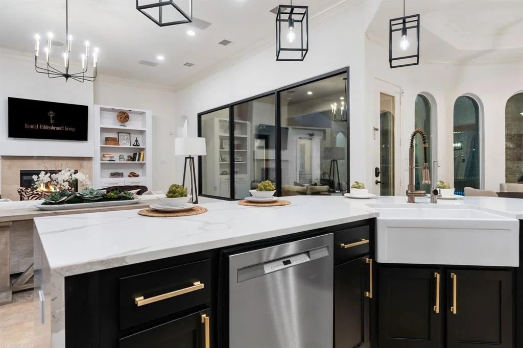Photo of 337 W Pines Drive