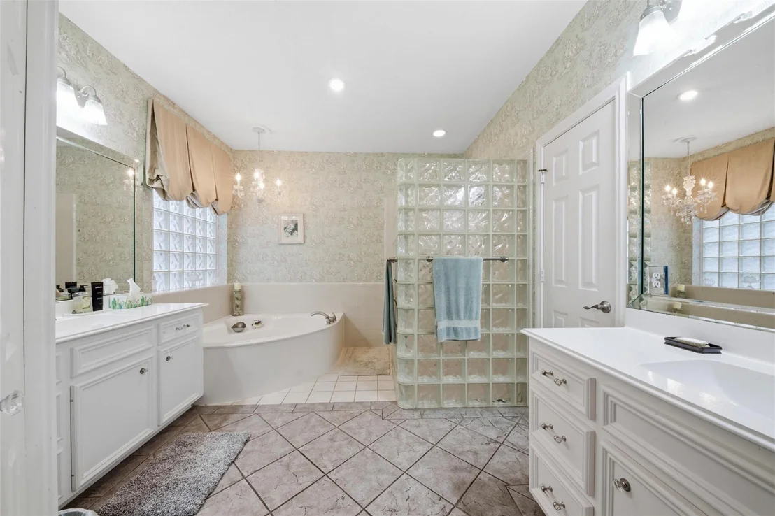 Photo of 13681 Lakeside Place Drive