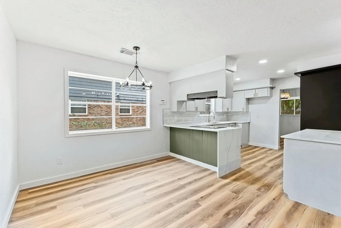 Photo of 2706 Burke Road