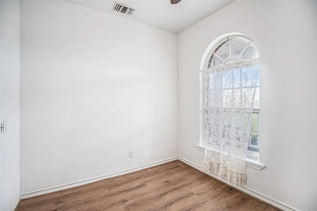 Photo of 16411 Halfmoon W