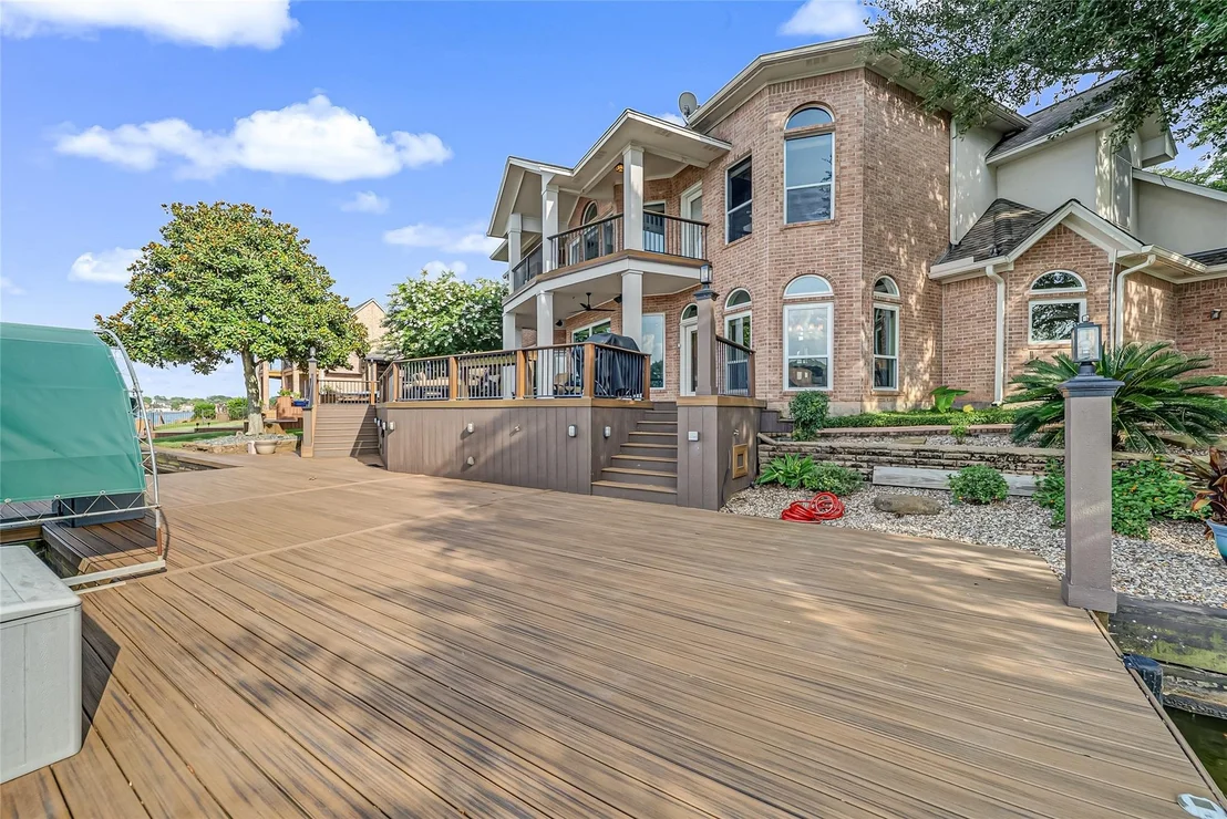 Photo of 318 Bayshore Drive