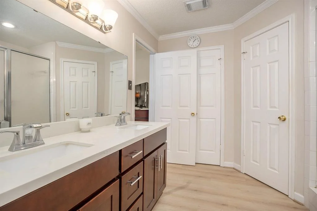 Photo of 910 Postwood Lane