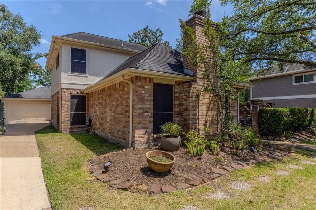 Photo of 1015 Oxborough Drive