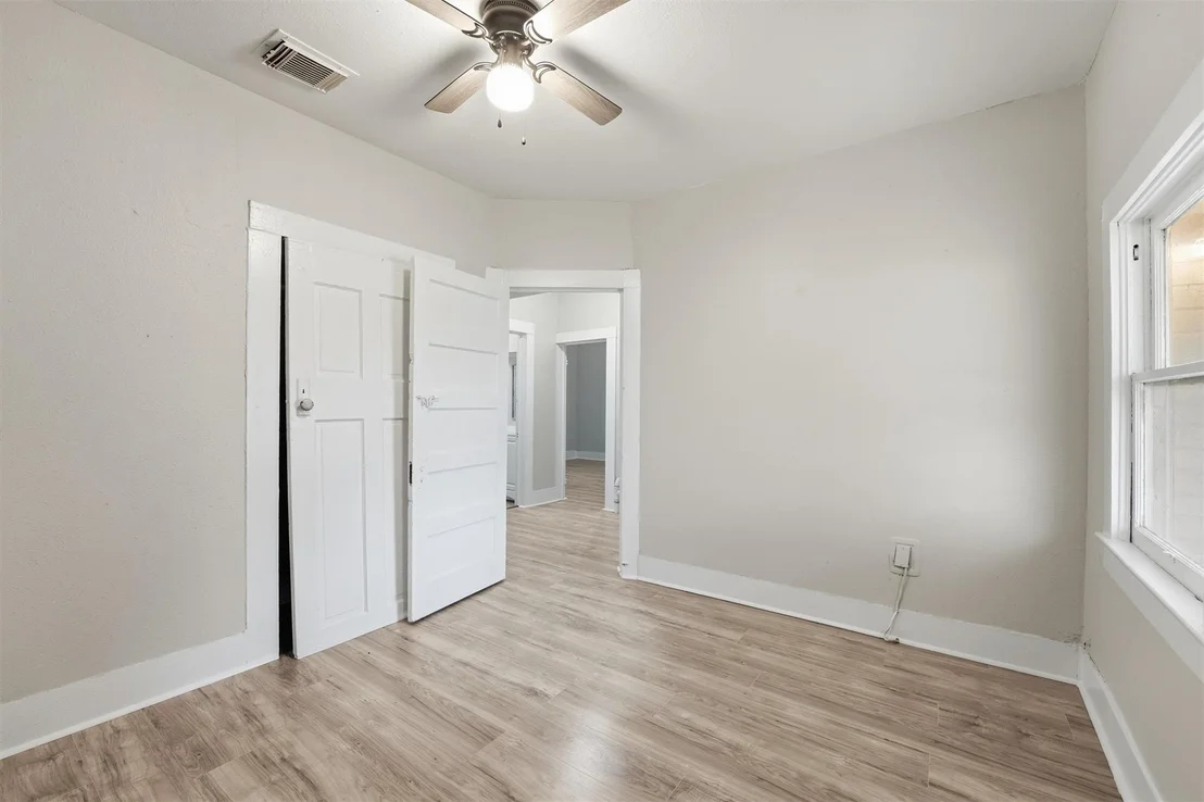 Photo of 811 W Broad Street