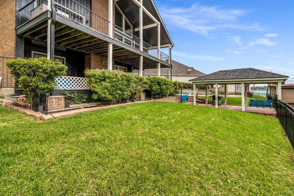 Photo of 1022 Lake View Drive