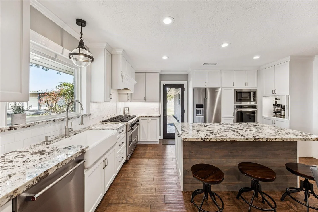 Photo of 2489 Bartlett Road
