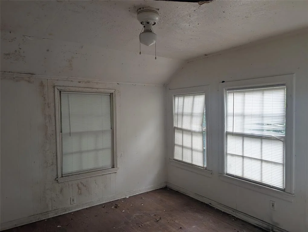 Photo of 8343 Bonner