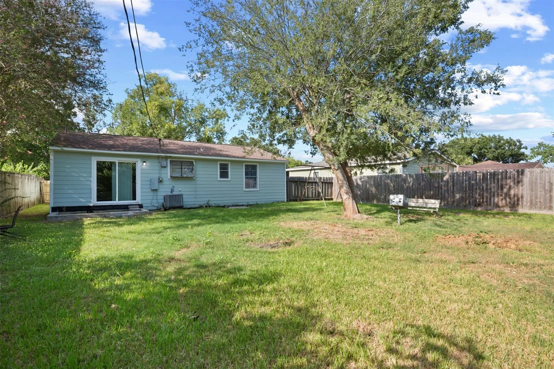 Photo of 7406 Elbridge Lane