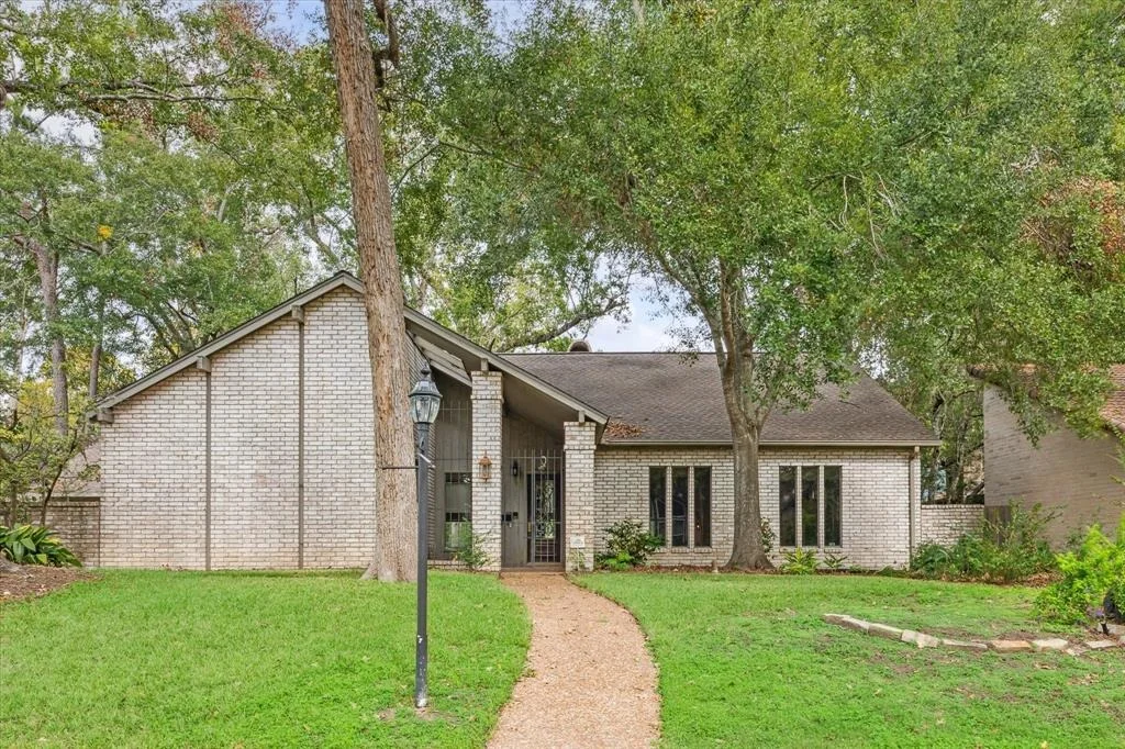 Photo of 10034 Briar Drive
