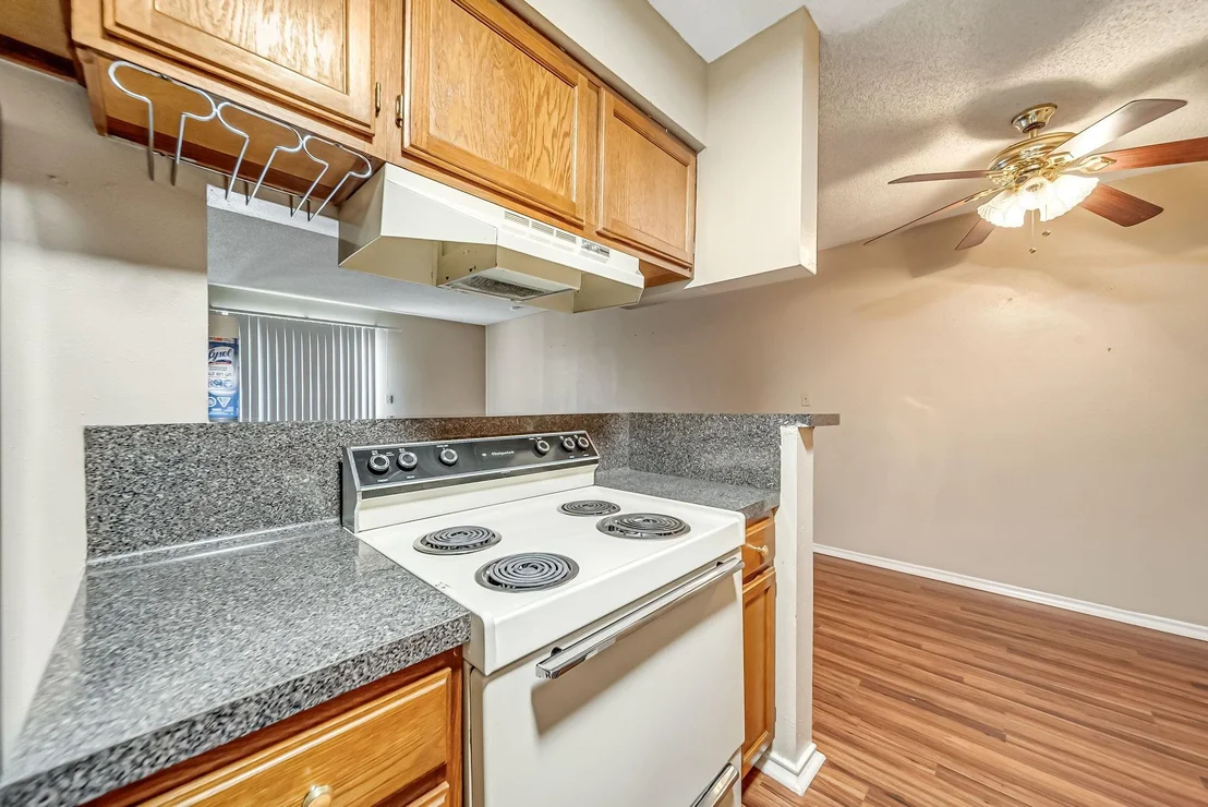 Photo of Unit 256D at 2501 Gulf Freeway