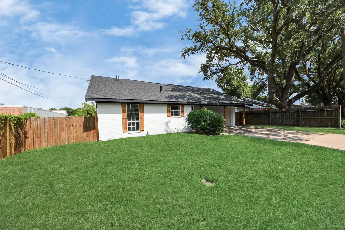 Photo of 916 Woods Drive