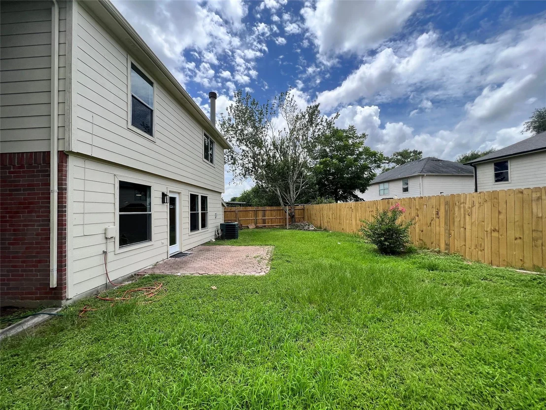 Photo of 919 N Oak Drive