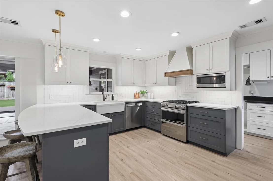 Photo of 14527 Oak Bend Drive