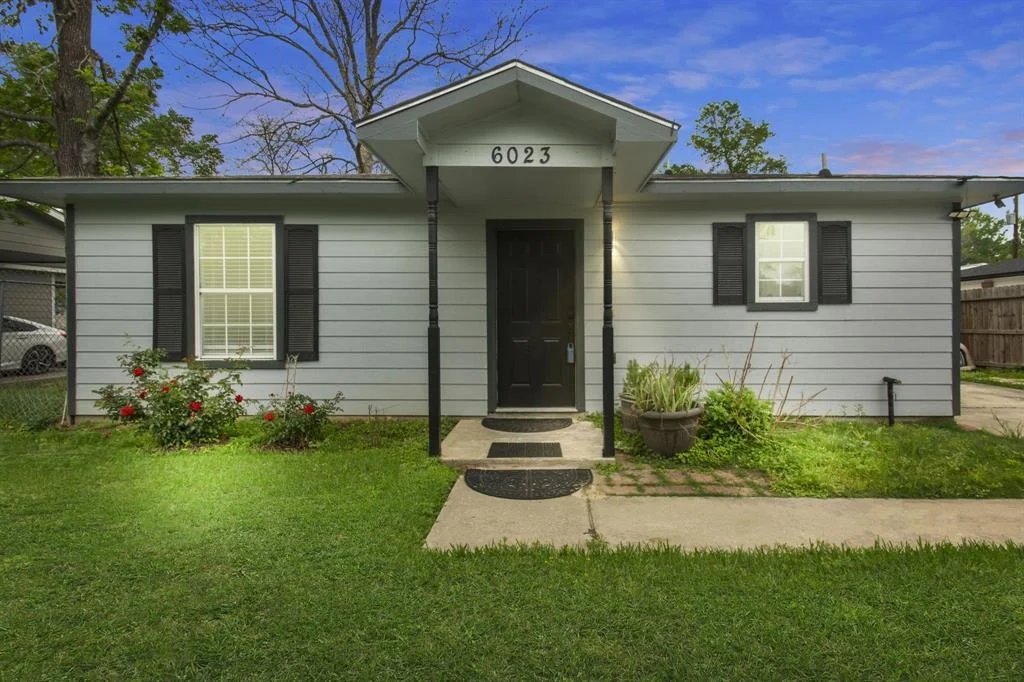 Photo of 6023 Glen Lee Drive